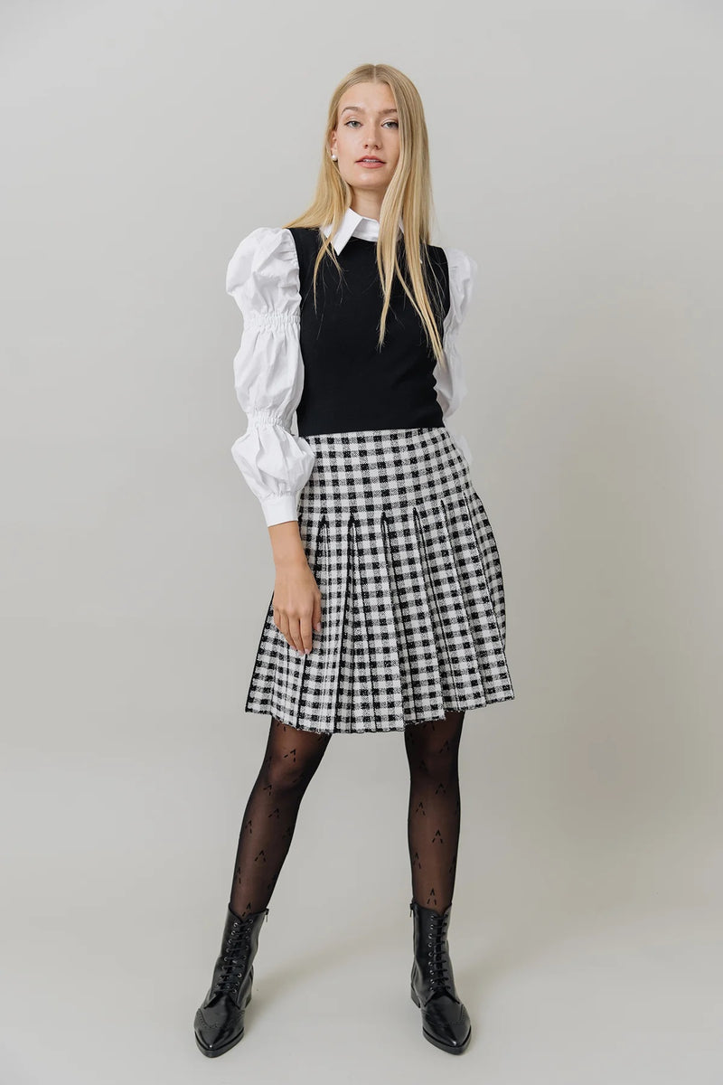 Delta Skirt Black/White 25"