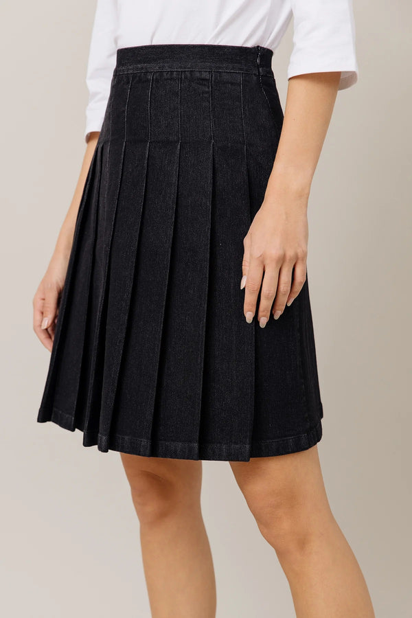 Denim Pleat Dk Blk Wash